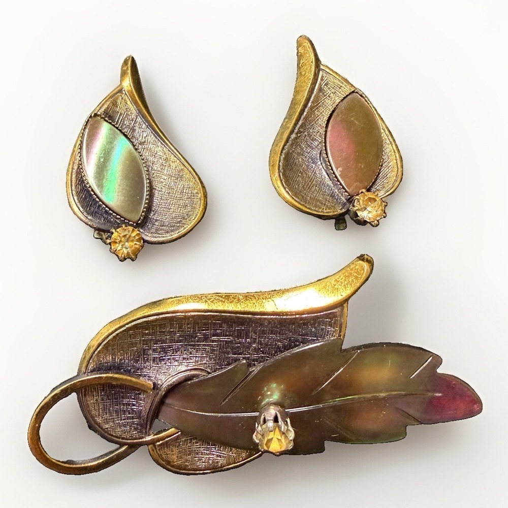 Vtg TRIAD Brooch & Clip On Earrings Set MOP Rhinestone Leaf Gold Tone 3pc Canada